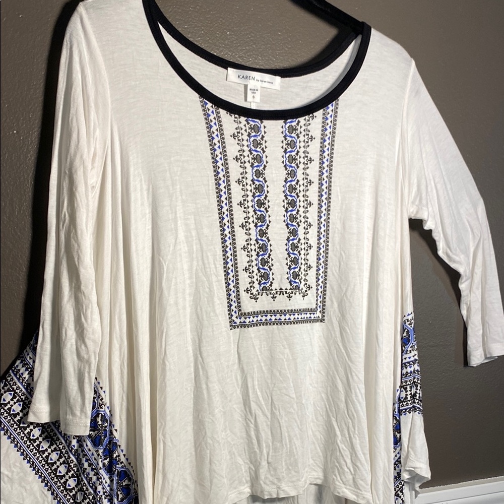 Karen Kane Blue Black Design on White Dip Hem Top 3/4 Sleeves